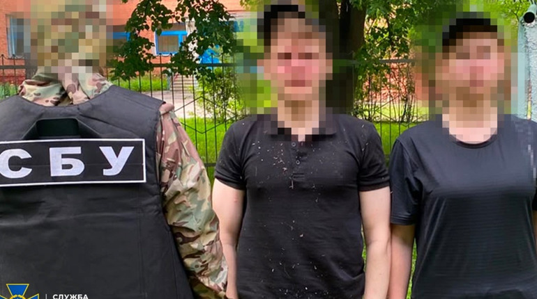 СБУ затримала поплічників рф, які намагалися пустити з рейок вантажний локомотив на Чернігівщині