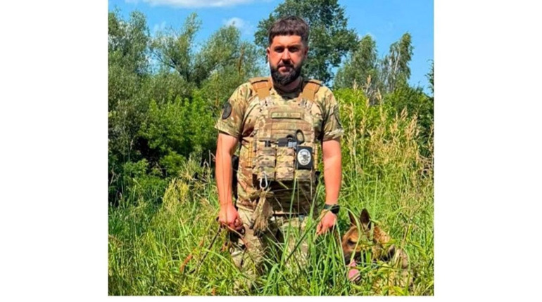 На Київщині кінолог зі службовою вівчаркою розшукав пенсіонерку, яка зникла після виходу з дому