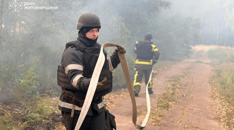 У Житомирі загасили пожежу після російського удару