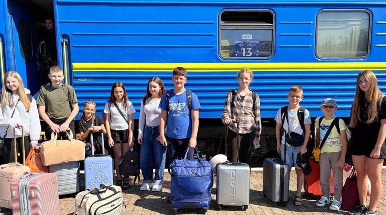 34 дитини з Херсонщини, серед них — діти з Сірогозщини, поїхали на відпочинок до “Артеку”