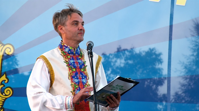 Від вузькоколійки до великої сцени: історія людини, яка десятиліттями дарувала свято Первомайщині