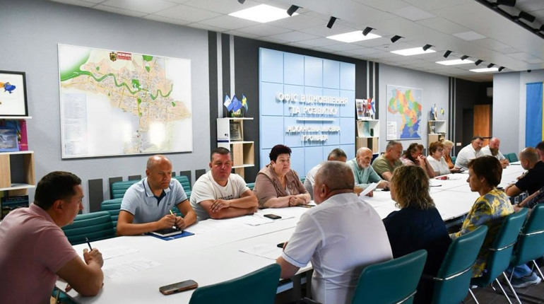 Підготовка до зими в умовах воєнних викликів: міський голова визначив ключові завдання