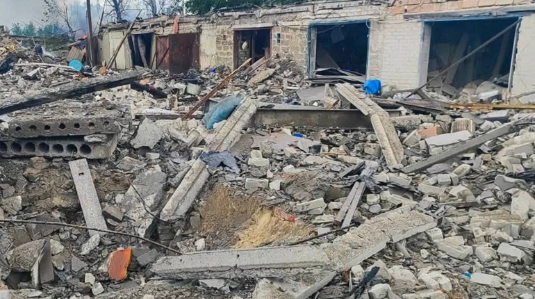 Росіяни скинули сім авіабомб на Шевченкове 26 липня: пошкоджені багатоповерхівки