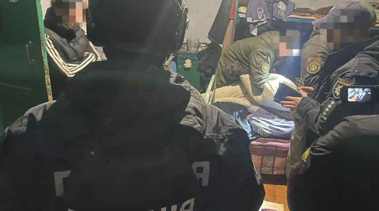 За ґратами ошукали українців майже на мільйон: на Миколаївщині судитимуть п'ятьох ув'язнених