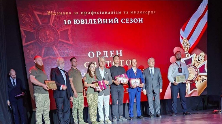 Випускника Кременецького медколеджу Романа Срібного відзначили Орденом Святого Пантелеймона