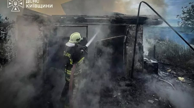 У Фастові рятувальники ліквідували пожежу в гаражі