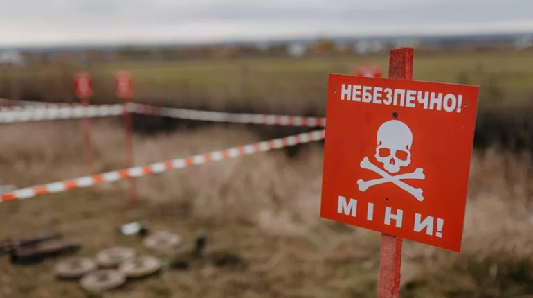 Скидають з дронів та мінують дистанційно: на Сумщині ворог застосовує нову небезпечну тактику