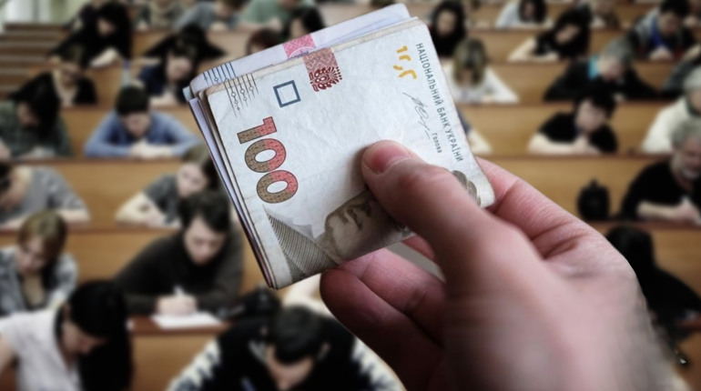 Студентські стипендії з 1 вересня зростуть: найуспішніші отримуватимуть до 20 тисяч гривень