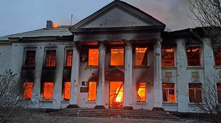 У Новій Каховці внаслідок пожежі згоріла школа імені поета Анатолія Бахути