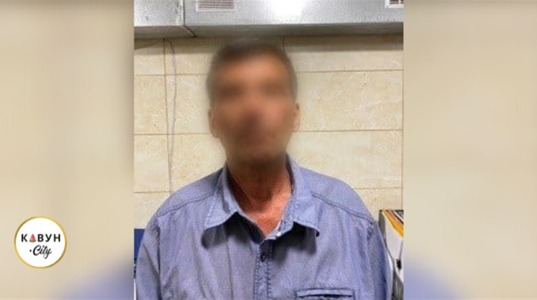 За зауваження ударив ножем у живіт: 57-річному херсонцю загрожує 15 років ув'язнення