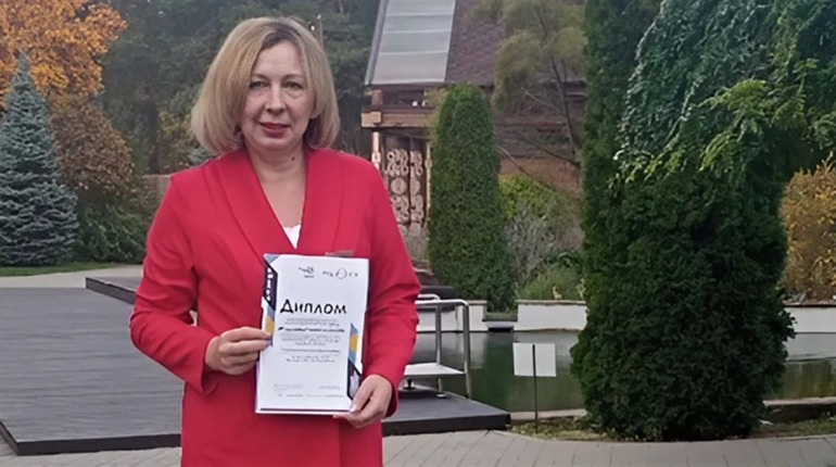 Вчителька з Глухівщини вдруге здобула перемогу у Всеукраїнському освітньо-методологічному відборі