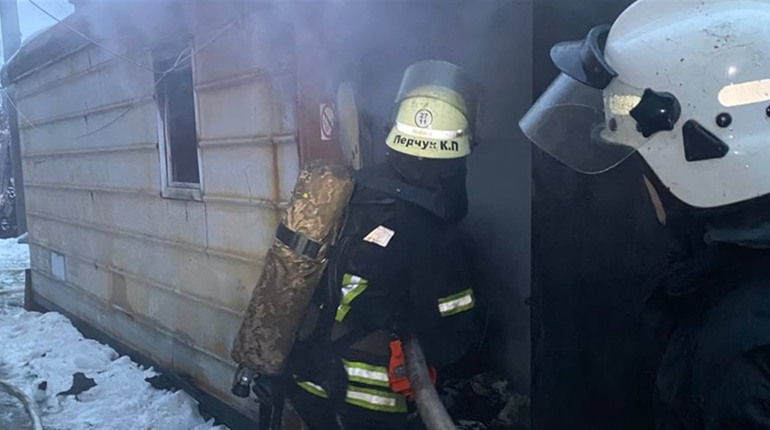 У Переяславі на вулиці Богдана Хмельницького згорів офіс з усім, що було всередині: деталі пожежі