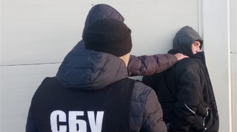 Новоградське СБУ перекрило канал поставки зброї з ООС