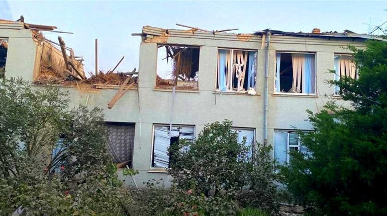 Херсонщина під обстрілами окупантів: ворог атакував житлові квартали, навчальний заклад, магазини
