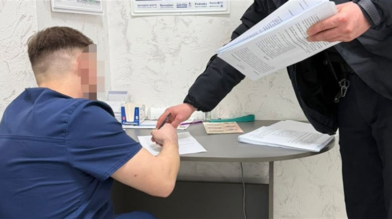 Кременецькі лікарі внесли неправдиві дані про лікування 90 пацієнтів