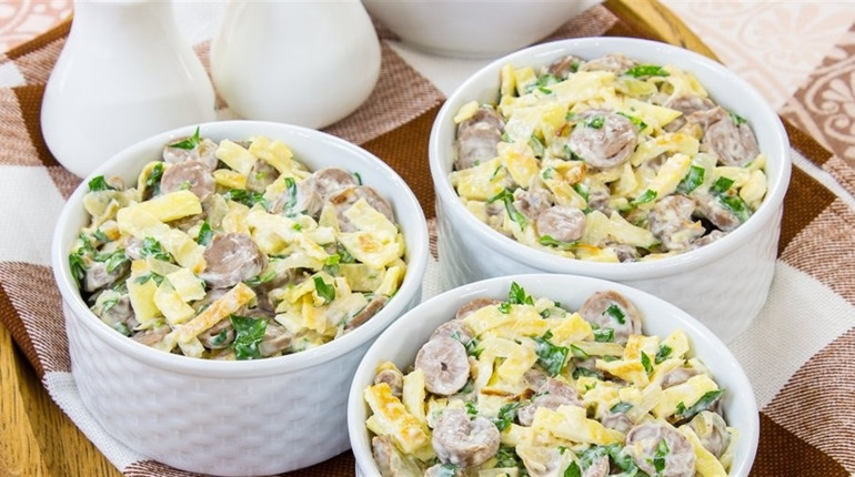 Салат з курячими сердечками та сиром фета: ситний і простий рецепт