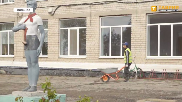 Російський фейк про Вільненський ліцей: 1 вересня двері так і не відчиняться
