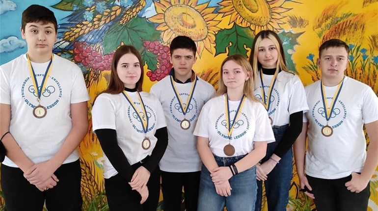 Команда Сватівського ліцею №2 перемогла у обласному брейн-ринзі «Луганщина олімпійська»: подробиці