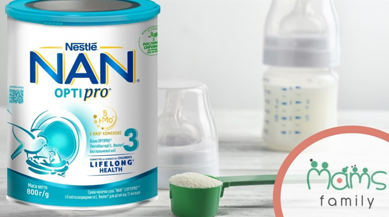 Чому приймаючи суміші молочні, дитина часто зригує: причини та що робити?