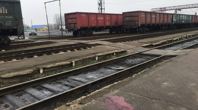 У Рафалівці чоловік потрапив під колеса потяга та втратив ногу