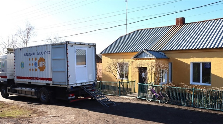 У Лозівській громаді працюють мобільні бригади лікарів. Графік прийому медиків у ФАПах
