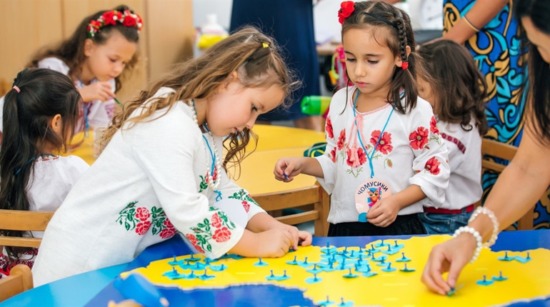 Українська школа "Софія" в ОАЕ увійшла до списку перших верифікованих МОН шкіл діаспори
