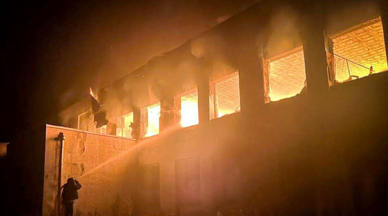 На Куп’янщині внаслідок удару БпЛА загорівся будинок культури