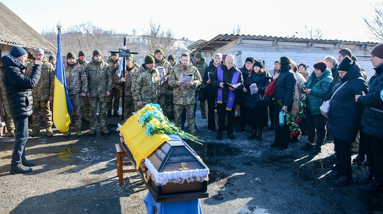 Віддав усе, щоб ми мали майбутнє - у Кагарлику провели в останню дорогу воїна Андрія Ящука