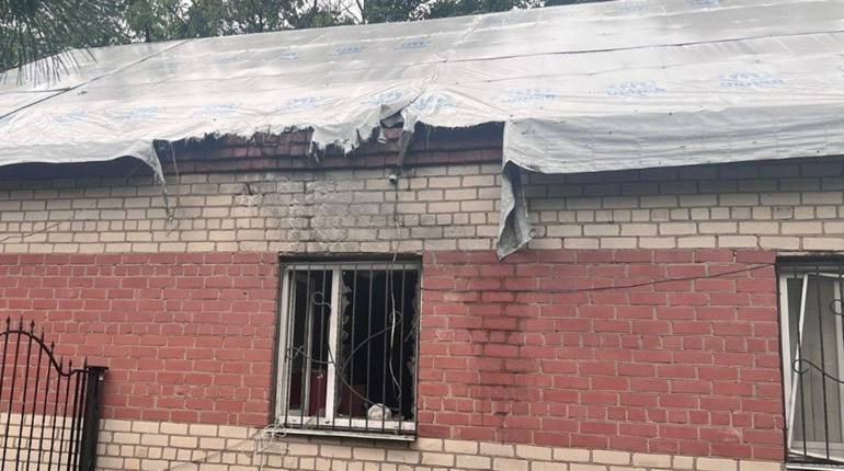 Окупанти атакували житлові квартали на Херсонщині, пошкоджені будинки та автівки