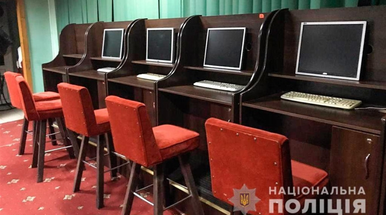 В Южноукраїнську поліція припинила роботу трьох гральних закладів