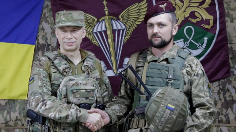 Військовий із Сарненщини отримав тактичний ніж від Головнокомандувача ЗСУ