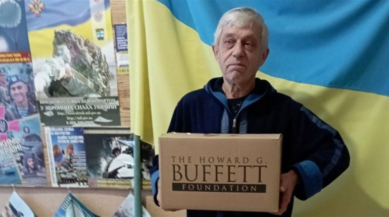 В Торецькі видають гуманітрану допомогу в рамках нового етапу. Вікових обмежень немає