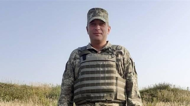 «Велика цінність — сімʼя»: доньки полеглого Героя просять підписати петицію для батька