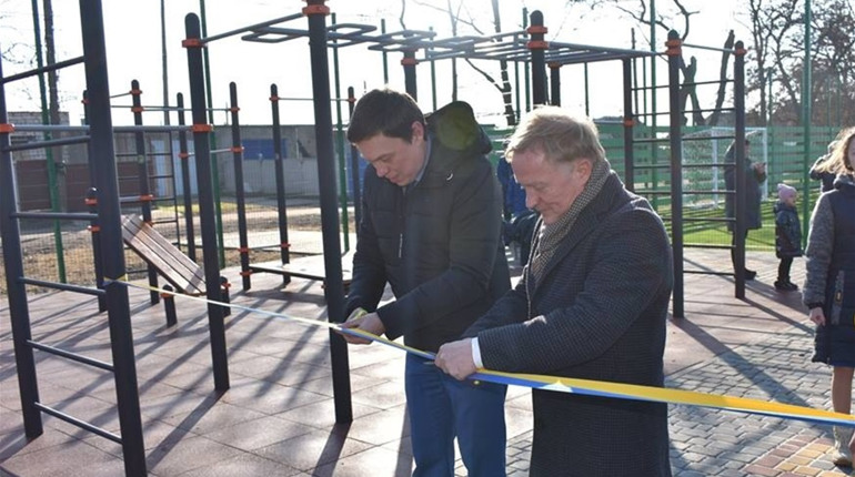 В Біляївці відкрили новий спортивний комплекс: хто перерізав стрічку і забив перший гол