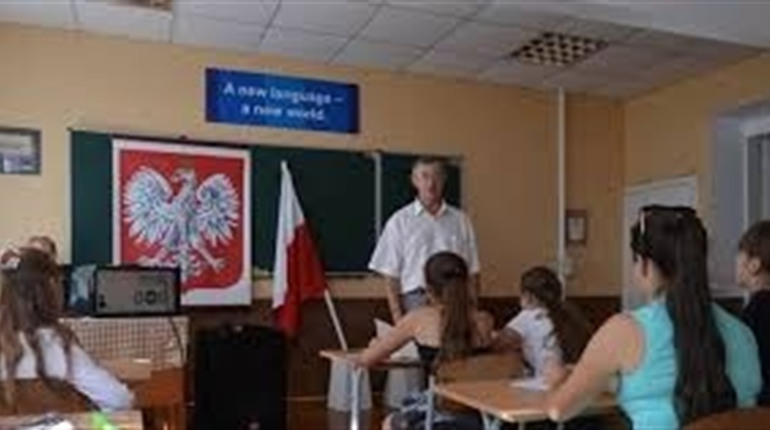 Польські школи можуть запровадити українську мову як другу іноземну