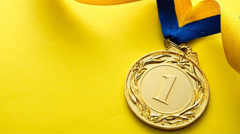 Незважаючи на зміни в Україні: Південноукраїнські випускники отримають заслужені нагороди