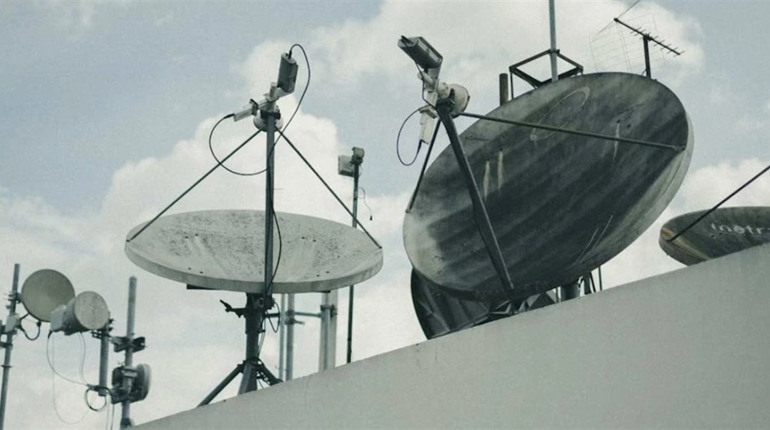 На лівобережжі Херсонщини окупанти шукають супутникові антени