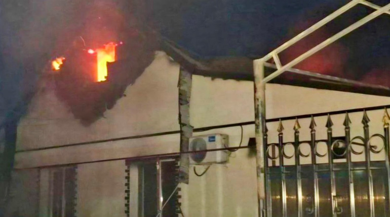 Росіяни атакували П’ятихатки: загорівся будинок, пошкоджені ще п’ять осель