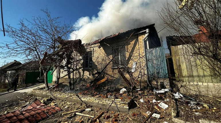 В ніч проти 9 березня росіяни знову сильно обстріляли Херсон — є загиблі