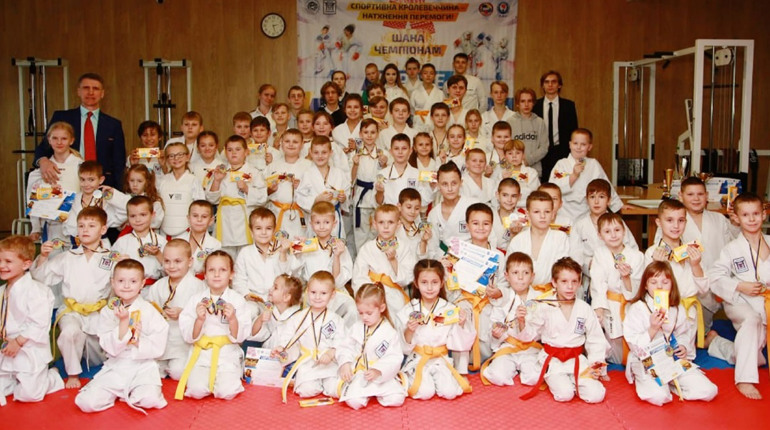 Глухівчани привезли призові медалі чемпіонату з карате, що відбувся в Кролевці