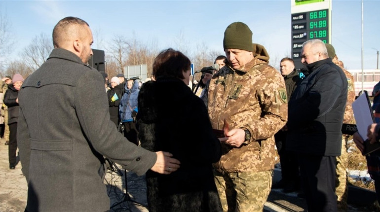 У День Соборності трьох військових посмертно нагородили орденами «За мужність»: що відомо про героїв