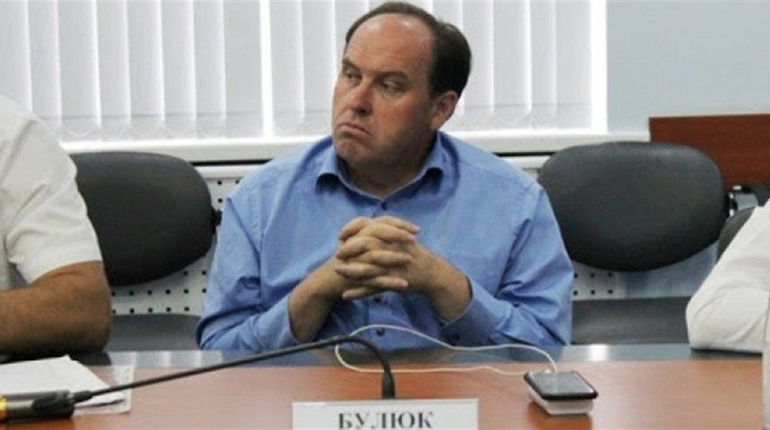 Депутату Херсонської облради Віталію Булюку оголосили про підозру в держзраді