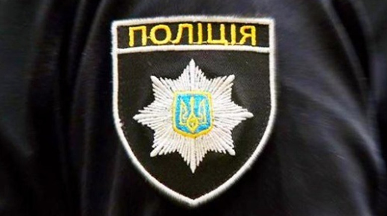 Житель Переяславщини випив склоомивач та помер у кареті швидкої допомоги: хроніка поліції