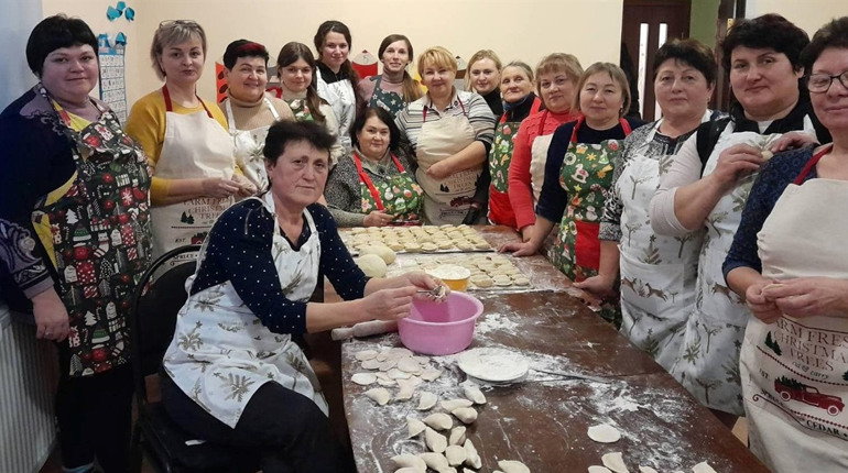 Чотири роки волонтерського кулінарного фронту в Петропавлівці: «Нове життя» — історія вареників