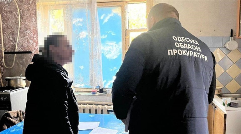 В Одесі судитимуть бабусю за побиття 3-місячного онука: вона поламала дитині ключицю