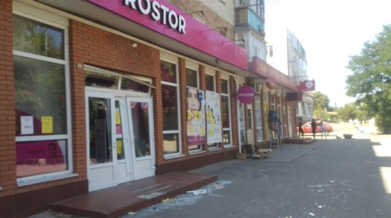Обстріл Нової Каховки: удар по автобусній зупинці, є жертви