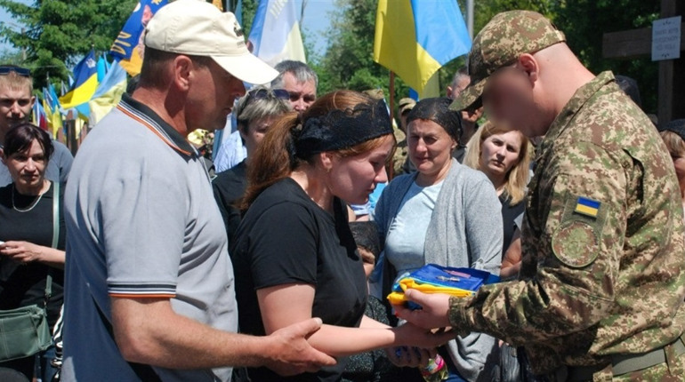 У День Героїв Шосткинщина попрощалася з двома нацгвардійцями, які разом загинули