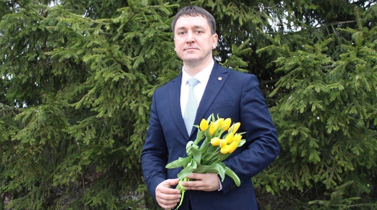 Руслан Серпенінов вітає з Міжнародним жіночим днем