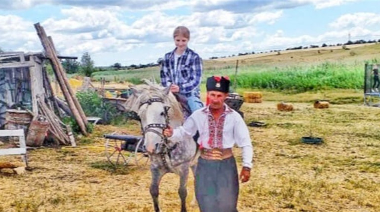 Руйнівний буревій пошкодив "Козацький стан" у Доброжановому: зірвав дах та переніс туалет