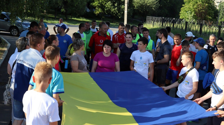 У Лозовій напередодні Олімпійського дня відбувся масовий спортивний забіг (фото)